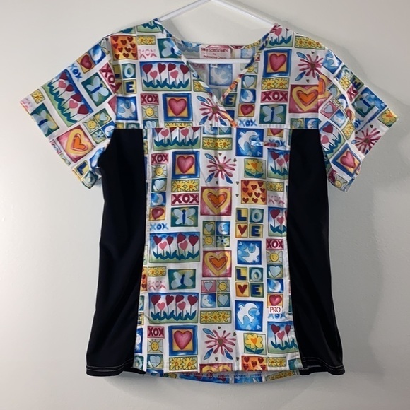 SILKY Soft Scrubs Pen Holder Stretchy Women's Scrub Top Love Hearts (Size XS) - Picture 1 of 8